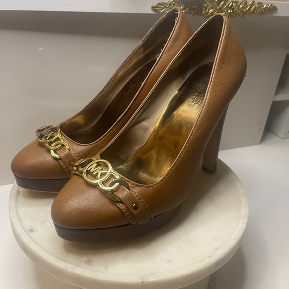 Michael Kors high, tan color in Good use conditions - Picture 5 of 16